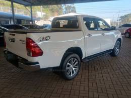 TOYOTA - HILUX - 2019/2020 - Branca - R$ 222.000,00