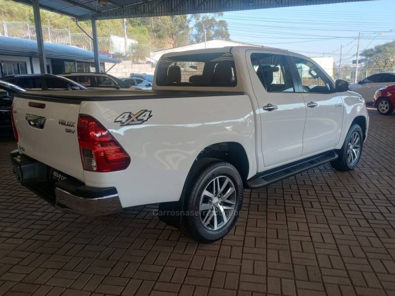 TOYOTA - HILUX - 2019/2020 - Branca - R$ 222.000,00