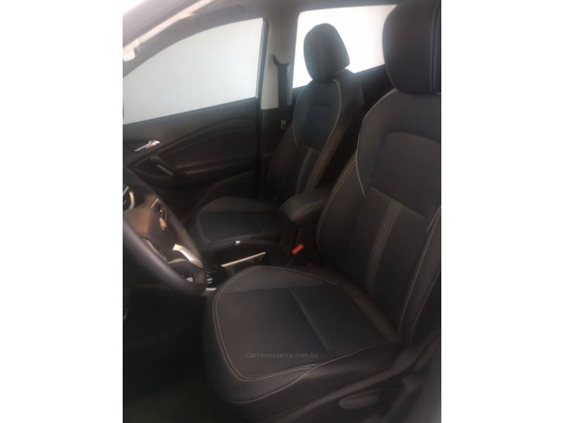 CHEVROLET - TRACKER - 2022/2023 - Branca - R$ 135.000,00