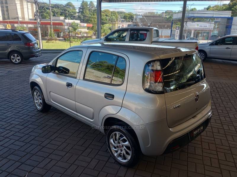 FIAT - UNO - 2021/2021 - Prata - R$ 54.000,00