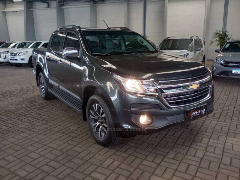 CHEVROLET - S10 - 2019/2020 - Cinza - R$ 200.000,00