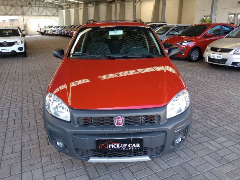 FIAT - STRADA - 2015/2015 - Vermelha - R$ 65.000,00