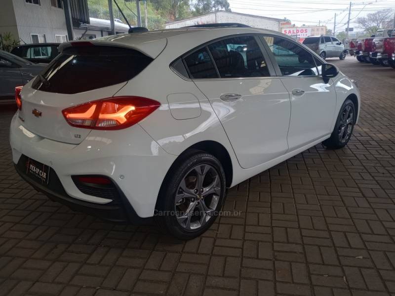 CHEVROLET - CRUZE - 2021/2021 - Branca - R$ 133.000,00