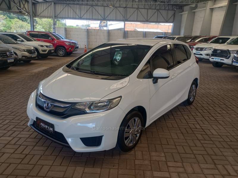 HONDA - FIT - 2016/2016 - Branca - R$ 60.000,00