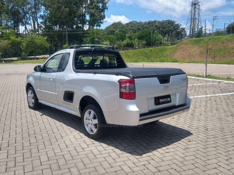 CHEVROLET - MONTANA - 2013/2013 - Prata - R$ 52.000,00