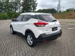 NISSAN - KICKS - 2020/2021 - Branca - R$ 91.500,00