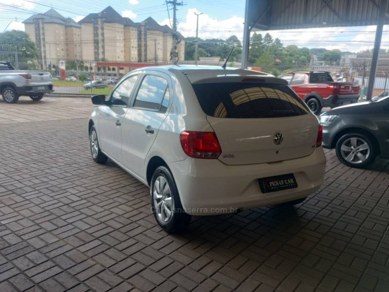 VOLKSWAGEN - GOL - 2013/2014 - Branca - R$ 42.000,00