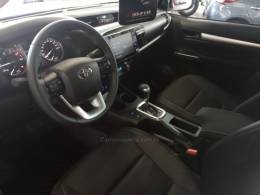 TOYOTA - HILUX - 2021/2022 - Branca - R$ 262.000,00