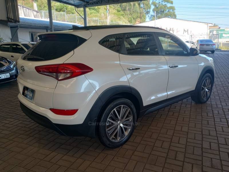 HYUNDAI - TUCSON - 2017/2018 - Branca - R$ 112.000,00