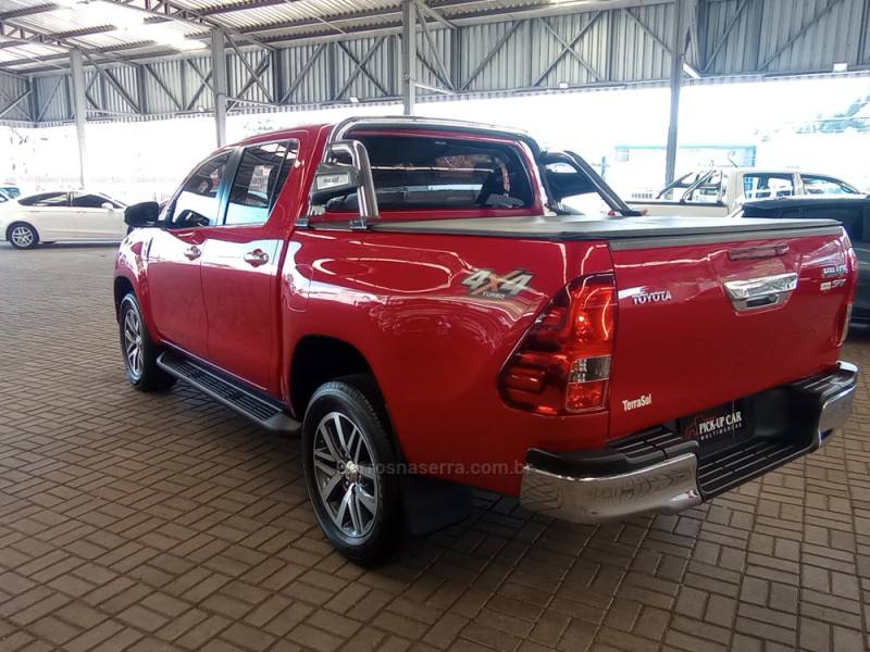 TOYOTA - HILUX - 2016/2016 - Vermelha - R$ 202.000,00