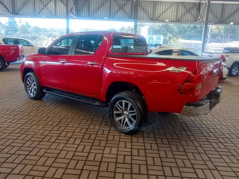 TOYOTA - HILUX - 2020/2020 - Vermelha - R$ 223.000,00