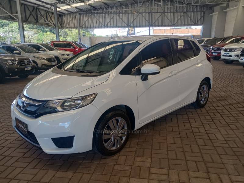 HONDA - FIT - 2016/2016 - Branca - R$ 60.000,00