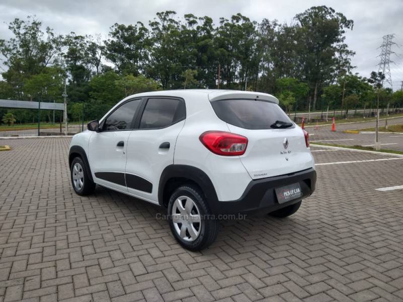 RENAULT - KWID - 2018/2019 - Branca - R$ 41.000,00