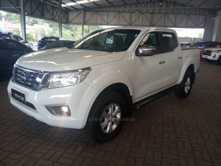 NISSAN - FRONTIER - 2018/2019 - Branca - R$ 190.000,00