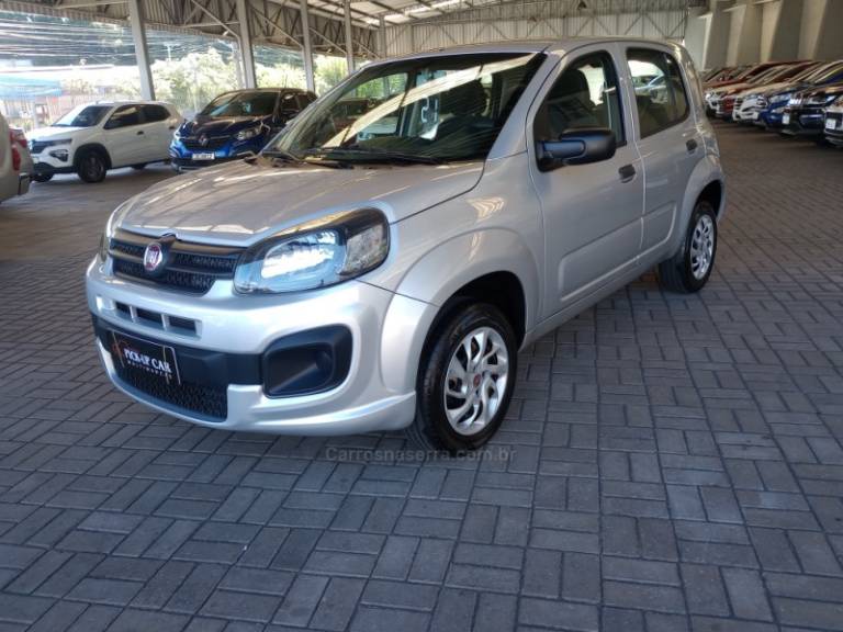 FIAT - UNO - 2021/2021 - Prata - R$ 53.000,00