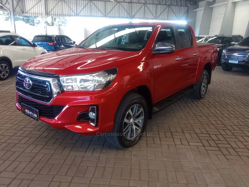 TOYOTA - HILUX - 2020/2020 - Vermelha - R$ 225.000,00