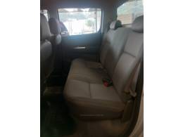 TOYOTA - HILUX - 2014/2014 - Prata - R$ 122.000,00