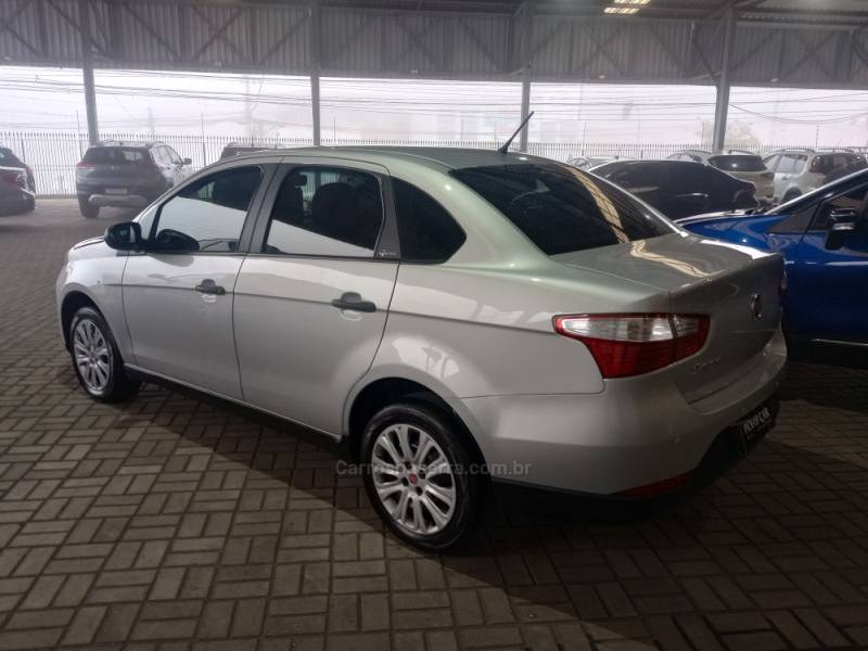 FIAT - GRAND SIENA - 2017/2018 - Prata - R$ 48.000,00