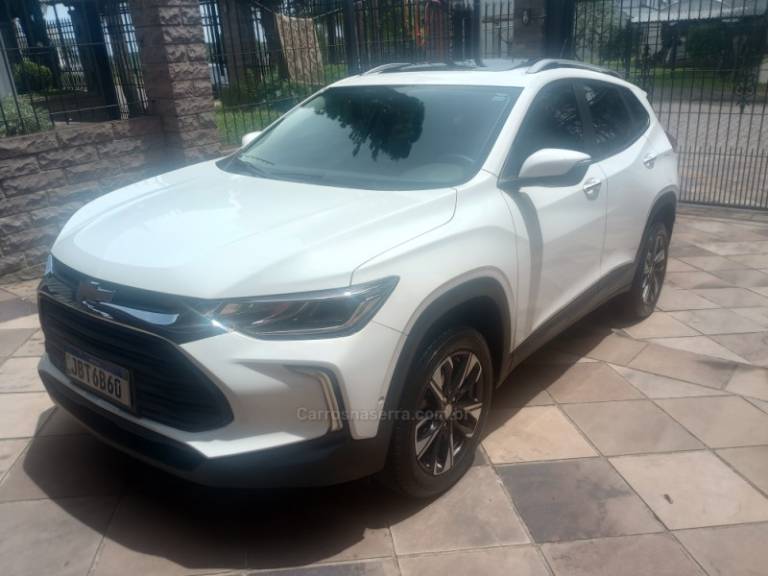 CHEVROLET - TRACKER - 2022/2023 - Branca - R$ 135.000,00