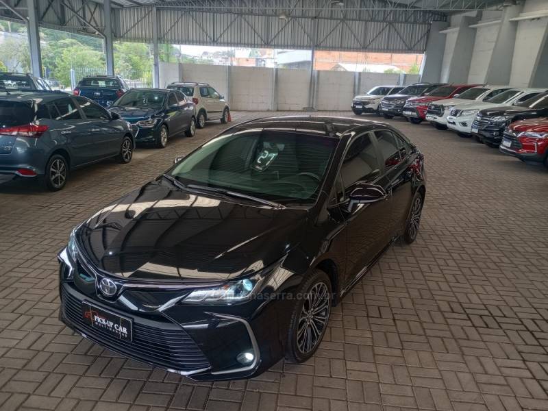 TOYOTA - COROLLA - 2020/2021 - Preta - R$ 137.000,00