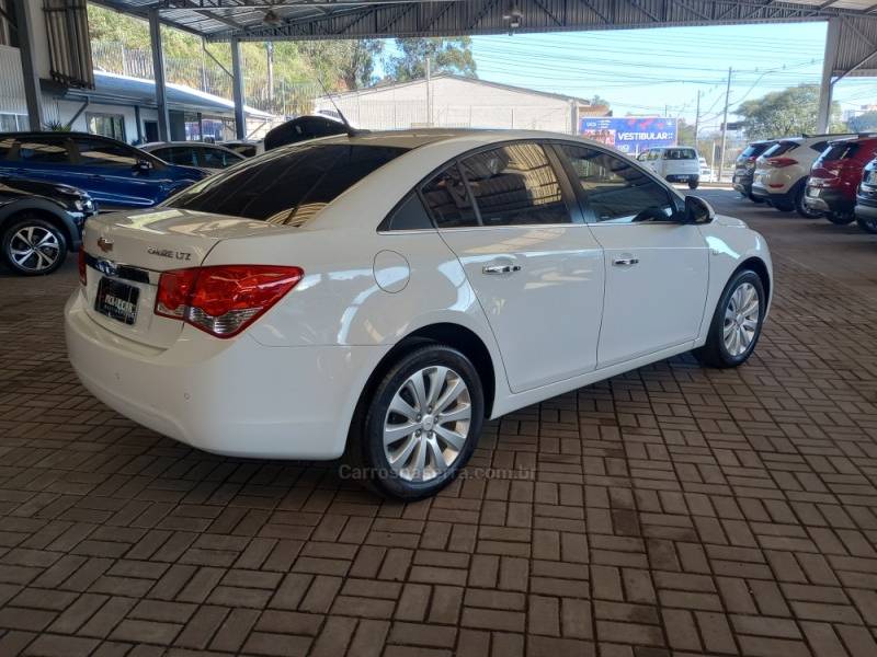 CHEVROLET - CRUZE - 2013/2014 - Branca - R$ 70.000,00