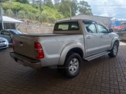 TOYOTA - HILUX - 2014/2014 - Prata - R$ 120.000,00