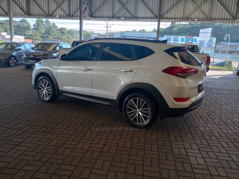 HYUNDAI - TUCSON - 2017/2018 - Branca - R$ 115.000,00