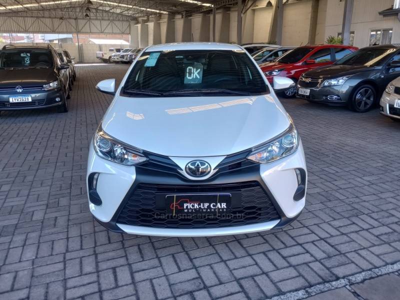 TOYOTA - YARIS - 2024/2025 - Branca - R$ 122.000,00