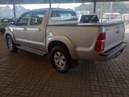 TOYOTA - HILUX - 2014/2014 - Prata - R$ 122.000,00