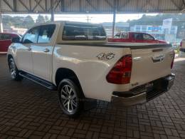 TOYOTA - HILUX - 2019/2020 - Branca - R$ 223.000,00