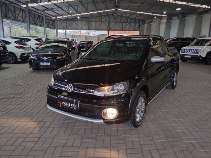 VOLKSWAGEN - SAVEIRO - 2013/2014 - Preta - R$ 65.000,00