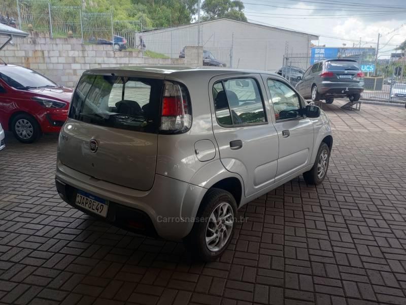 FIAT - UNO - 2021/2021 - Prata - R$ 53.000,00