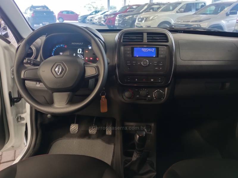 RENAULT - KWID - 2023/2024 - Branca - R$ 60.000,00