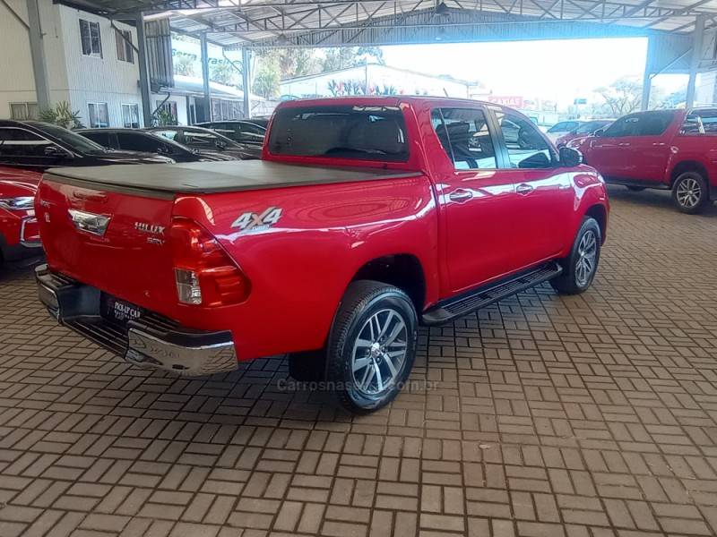 TOYOTA - HILUX - 2020/2020 - Vermelha - R$ 223.000,00