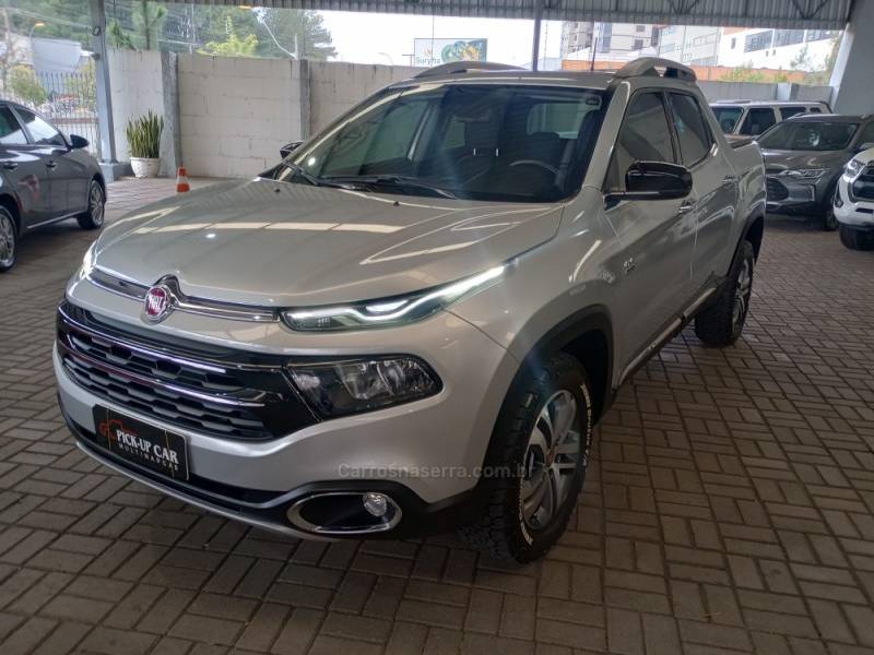 FIAT - TORO - 2016/2017 - Prata - R$ 118.000,00