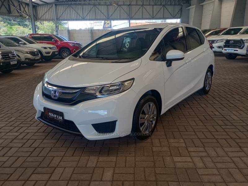 HONDA - FIT - 2016/2016 - Branca - R$ 60.000,00