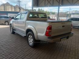 TOYOTA - HILUX - 2014/2014 - Prata - R$ 120.000,00