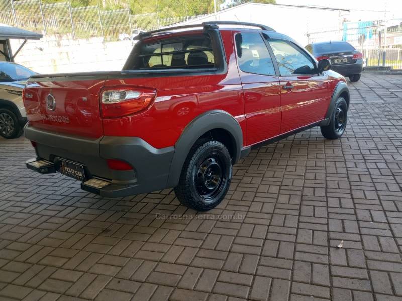 FIAT - STRADA - 2015/2015 - Vermelha - R$ 65.000,00