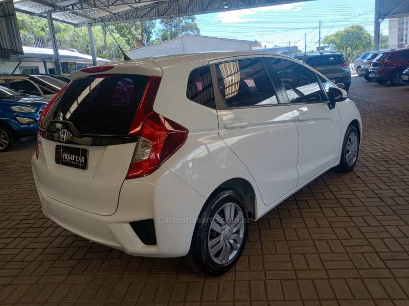 HONDA - FIT - 2016/2016 - Branca - R$ 60.000,00