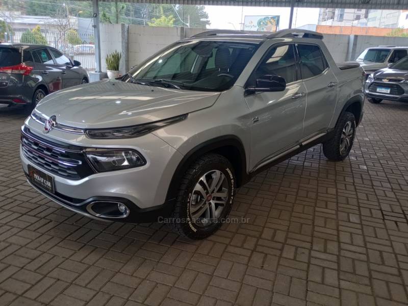 FIAT - TORO - 2016/2017 - Prata - R$ 118.000,00