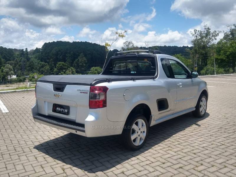 CHEVROLET - MONTANA - 2013/2013 - Prata - R$ 52.000,00