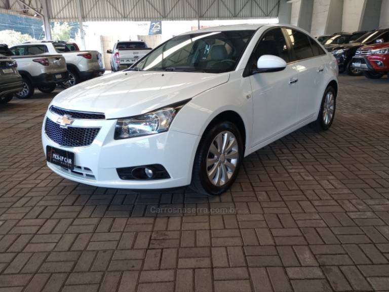 CHEVROLET - CRUZE - 2013/2014 - Branca - R$ 70.000,00