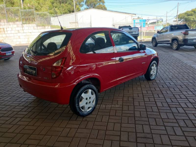 CHEVROLET - CELTA - 2010/2011 - Vermelha - R$ 24.900,00