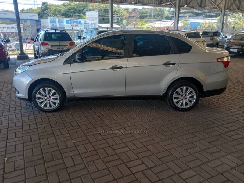 FIAT - GRAND SIENA - 2017/2018 - Prata - R$ 48.000,00