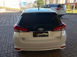 TOYOTA - YARIS - 2024/2025 - Branca - R$ 122.000,00