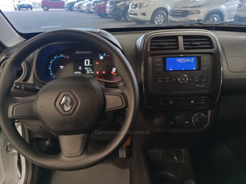 RENAULT - KWID - 2023/2024 - Branca - R$ 60.000,00