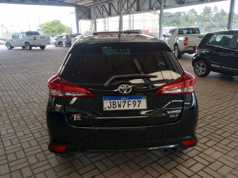 TOYOTA - YARIS - 2023/2023 - Preta - R$ 112.000,00