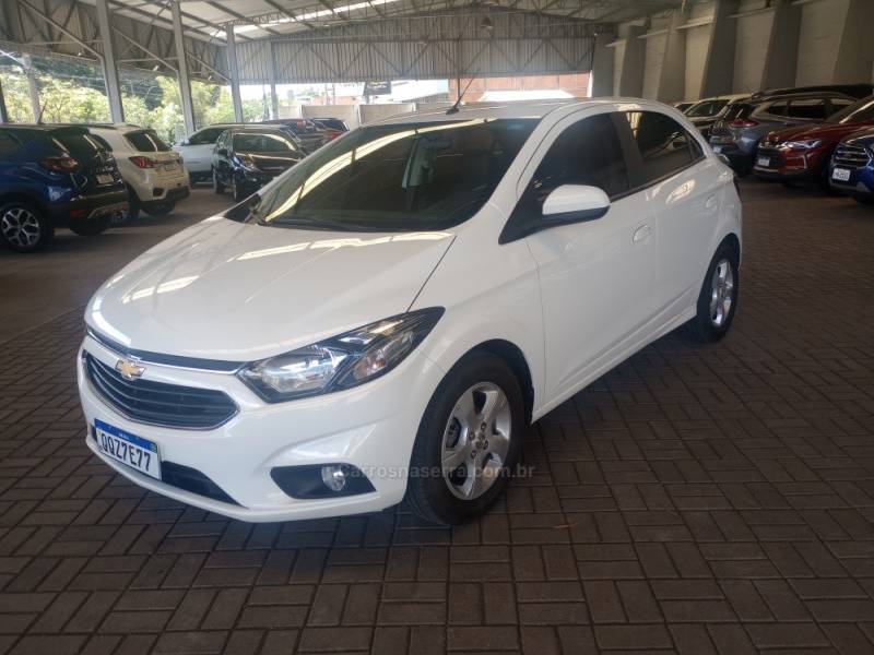 CHEVROLET - ONIX - 2019/2019 - Branca - R$ 67.000,00