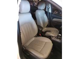 CHEVROLET - CRUZE - 2013/2014 - Branca - R$ 70.000,00