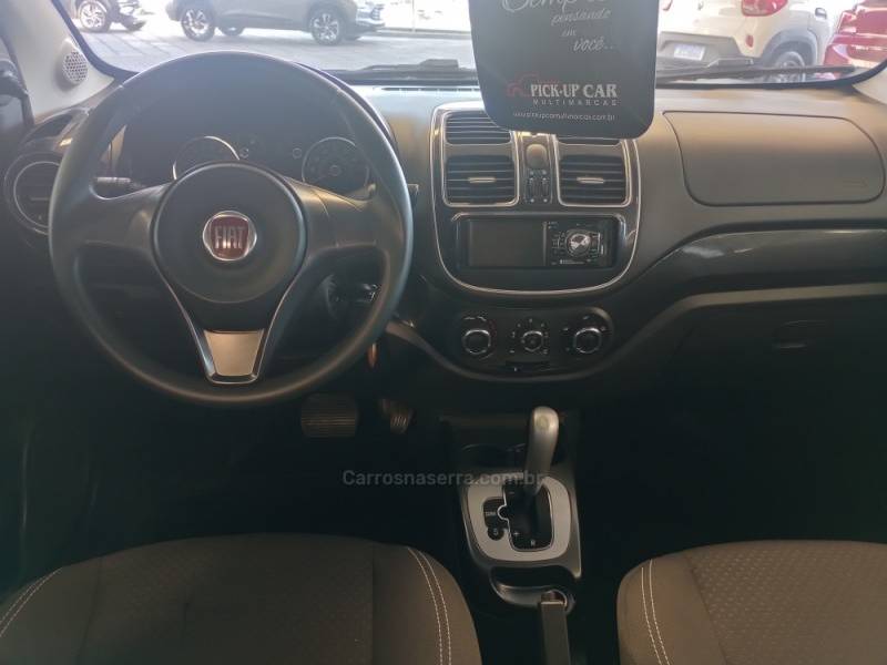 FIAT - GRAND SIENA - 2017/2018 - Prata - R$ 48.000,00